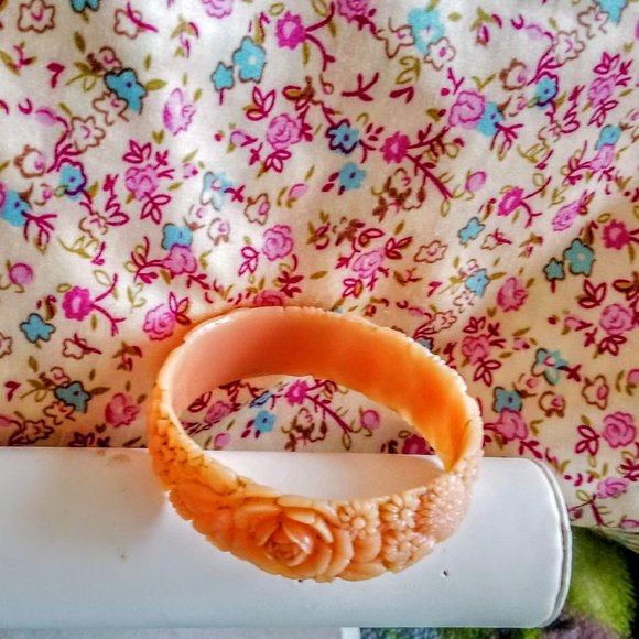 Vintage Peachy Pink Floral Celluloid Bangle Lovely - Picture 6 of 9
